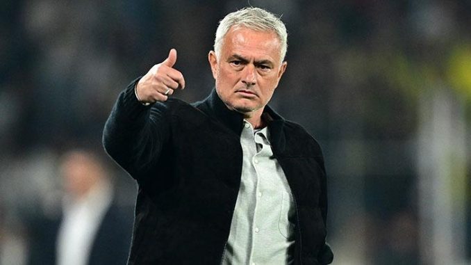 besiktas-derbisi-oncesi-fenerbahcede-gozler-mourinhoya-cevrildi-XDAcZ9Uq.jpg