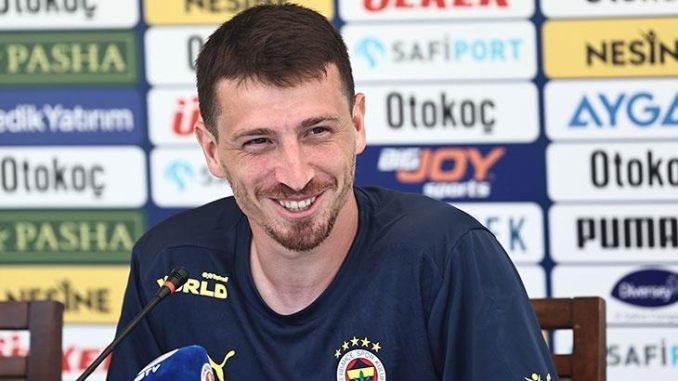fenerbahcede-mert-hakan-yandas-gelismesi-son-durumu-belli-oldu-M2C9rBwk.jpg